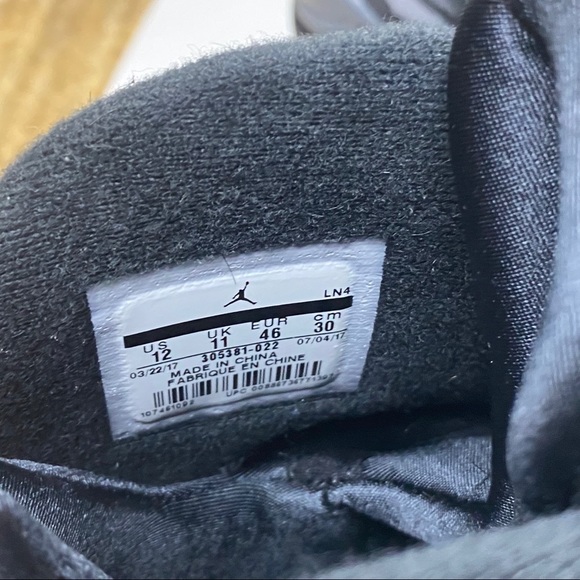 AIR JORDAN 8 CEMENT
Black/Gym Red-Black-Wolf Grey - Picture 4 of 14